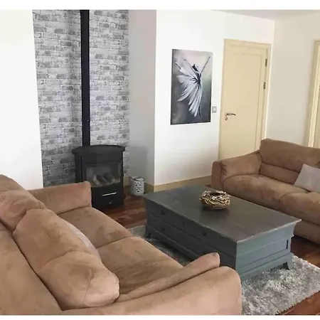 Spacious 3 Bedroomed House With Amazing Views بيت للعطل Rossacoosane