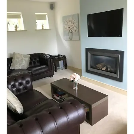 Spacious 3 Bedroomed House With Amazing Views *