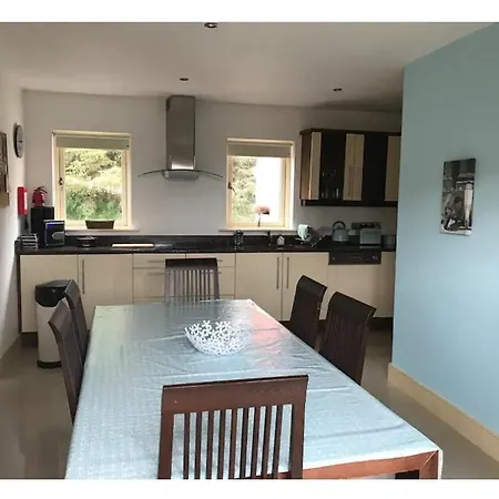 Дом отдыха Spacious 3 Bedroomed House With Amazing Views Rossacoosane