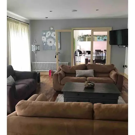 Spacious 3 Bedroomed House With Amazing Views * Rossacoosane