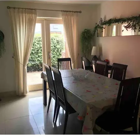 Spacious 3 Bedroomed House With Amazing Views * Rossacoosane