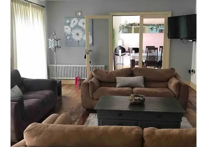 Spacious 3 Bedroomed House With Amazing Views * Rossacoosane